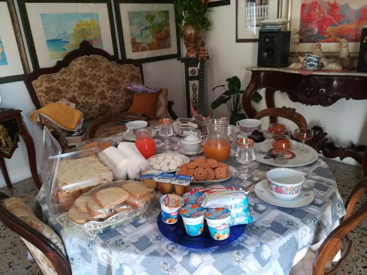 Domus Aurea Bed & Breakfast Oristano Exterior photo