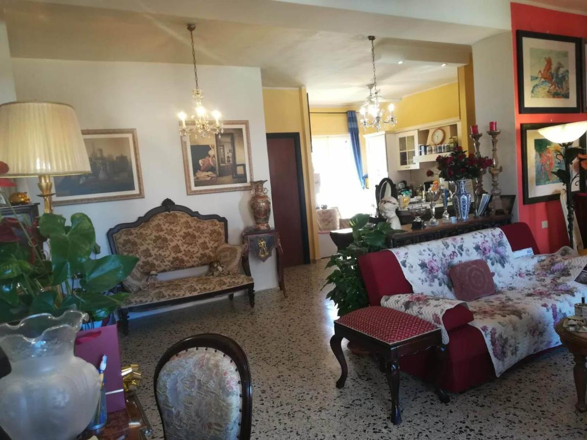 Domus Aurea Bed & Breakfast Oristano Exterior photo